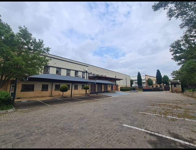 1,796M² WAREHOUSE FOR SALE IN LINBRO PARK